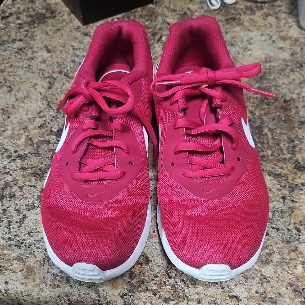 Nike Women's Athletic Shoes in Pink and White